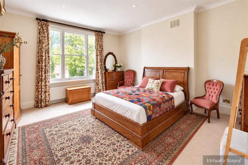 Apartment in London - View 3
