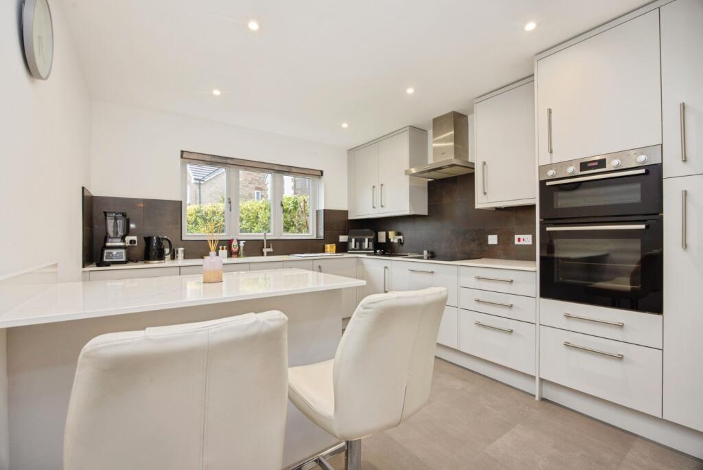 House in St Austell, Boscoppa - View 4