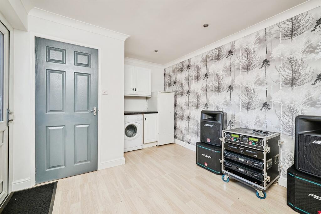 House in South Holland, Deeping St. Nicholas - More