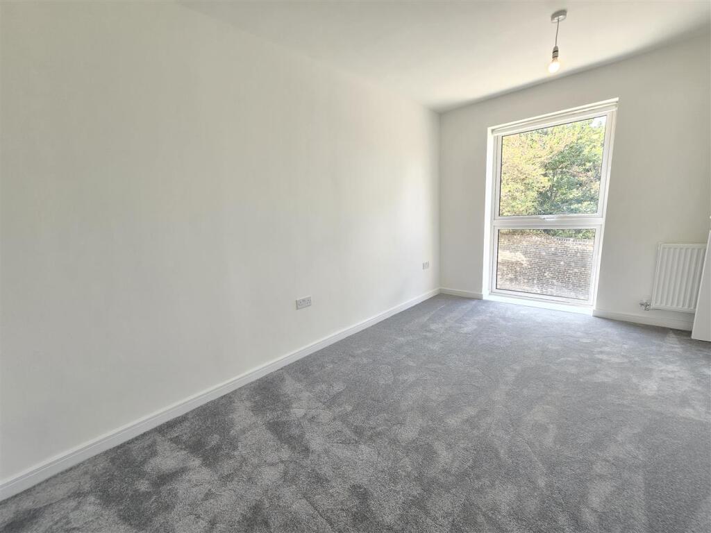 House in Dartford - View 3