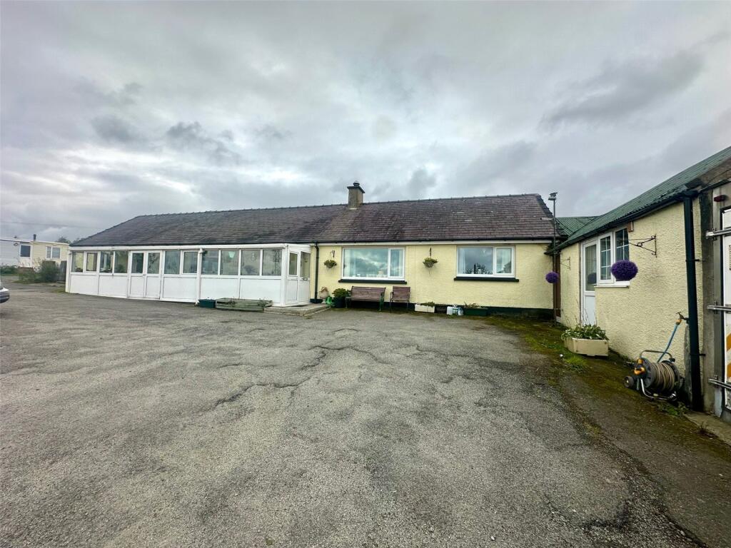 Main image of property: Ceunant, Caernarfon, Gwynedd, LL55