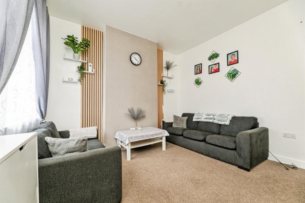 House in Rotherham, South Yorkshire - View 5