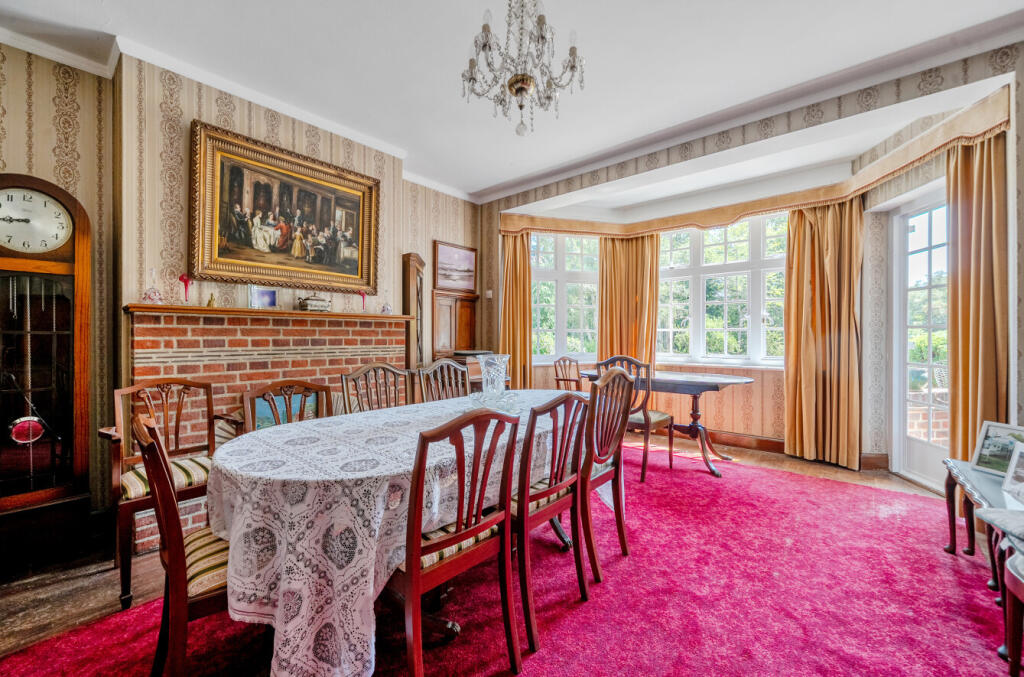 House in Finchampstead - More