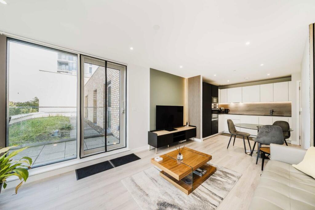 Main image of property: Newnton Close, London