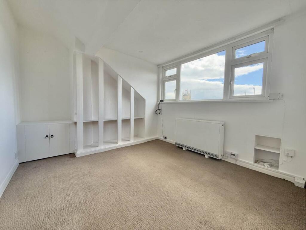 Apartment in Tonbridge - View 4