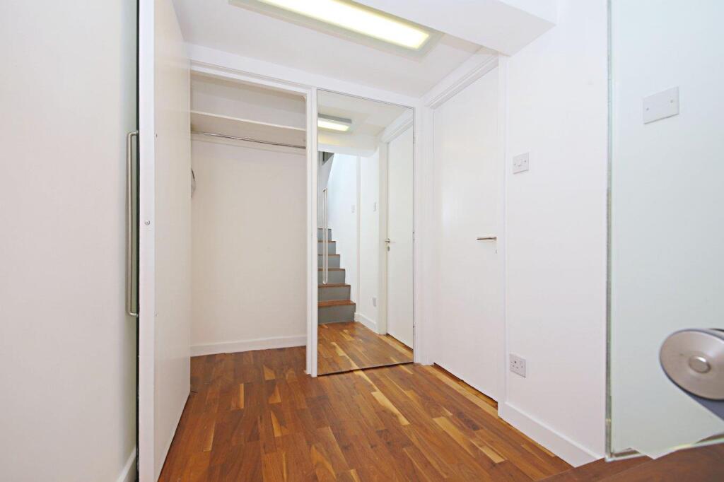 House in London, Belsize Park - View 4