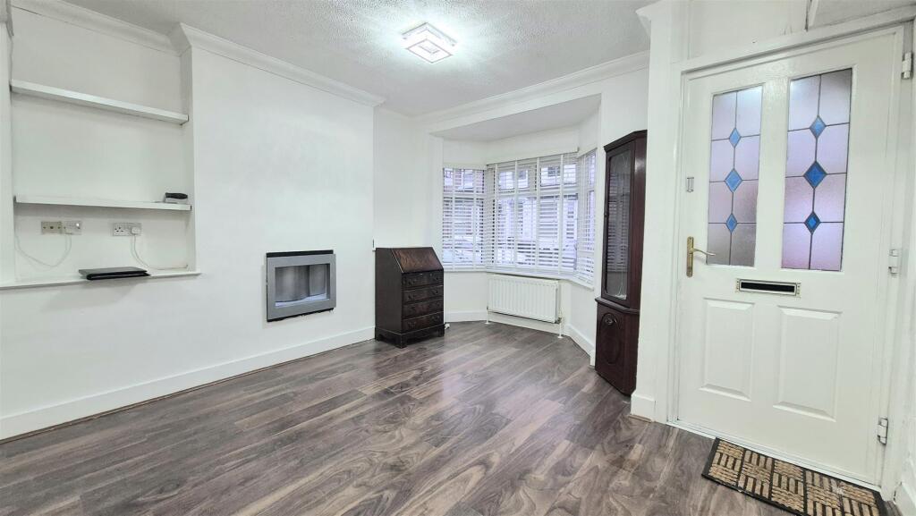 House in Luton - View 4