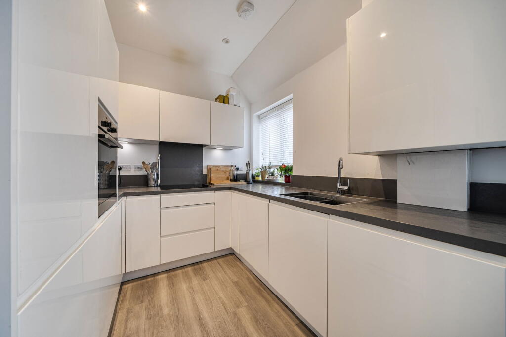 Apartment in London - View 3