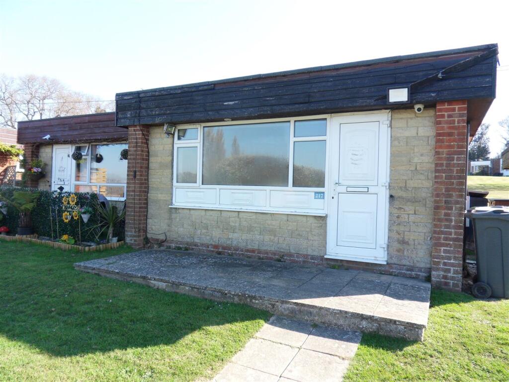 Main image of property: Gurnard Pines, Gurnard