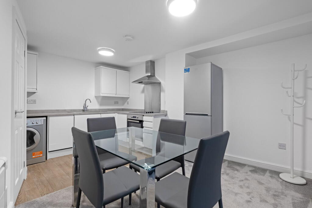 Apartment in Macclesfield, Cheshire East - View 4