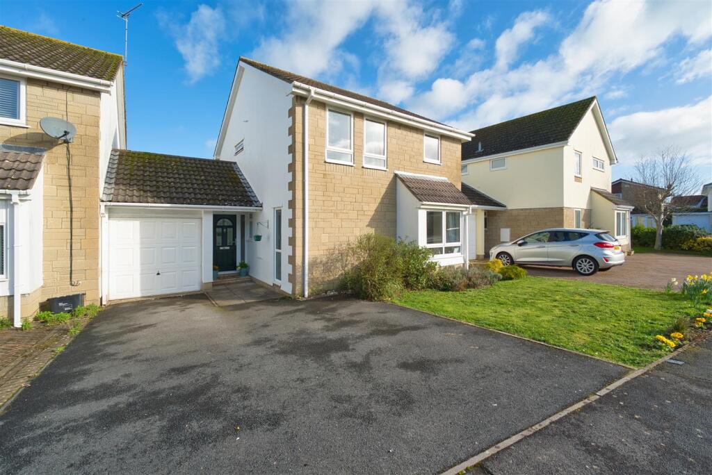 Main image of property: Broom Farm Close, Nailsea