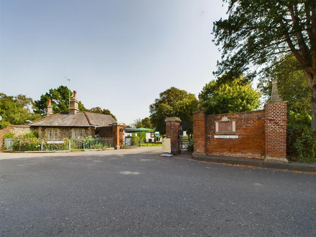 Main image of property: Guildhall Street, Chichester