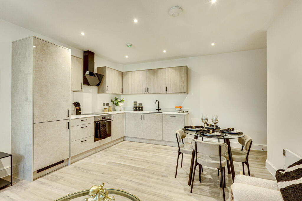Apartment in Castle Point, Essex - View 5