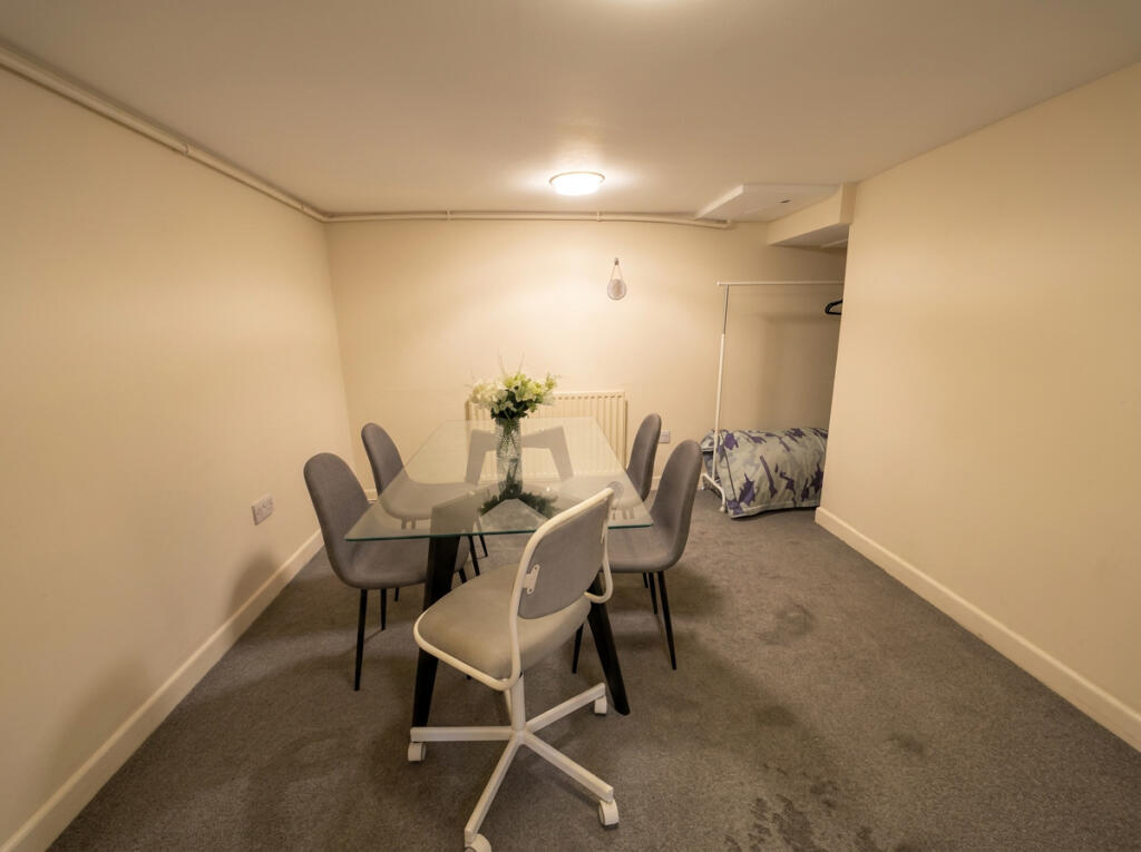 House in Leamington Spa, Lillington, Royal Leamington Spa - More
