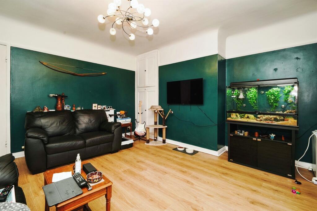 Apartment in Wirral, Liverpool City Region - View 5