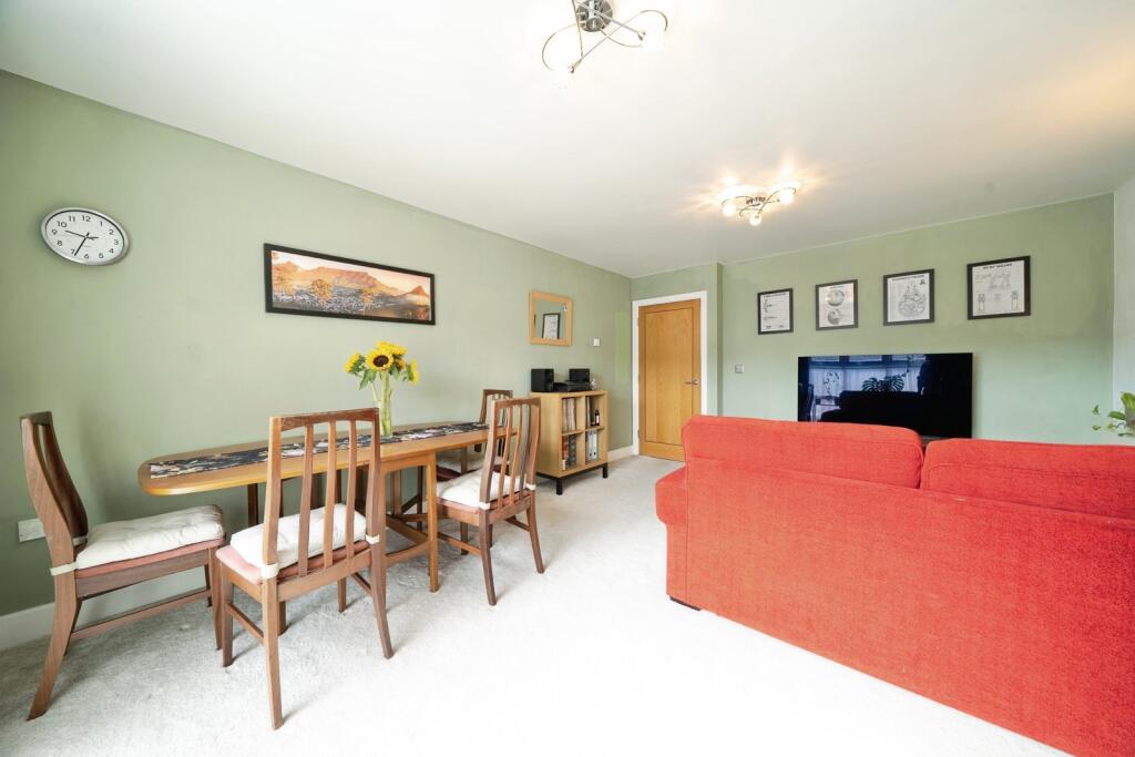 Main image of property: High Street, ADDLESTONE, Surrey, KT15