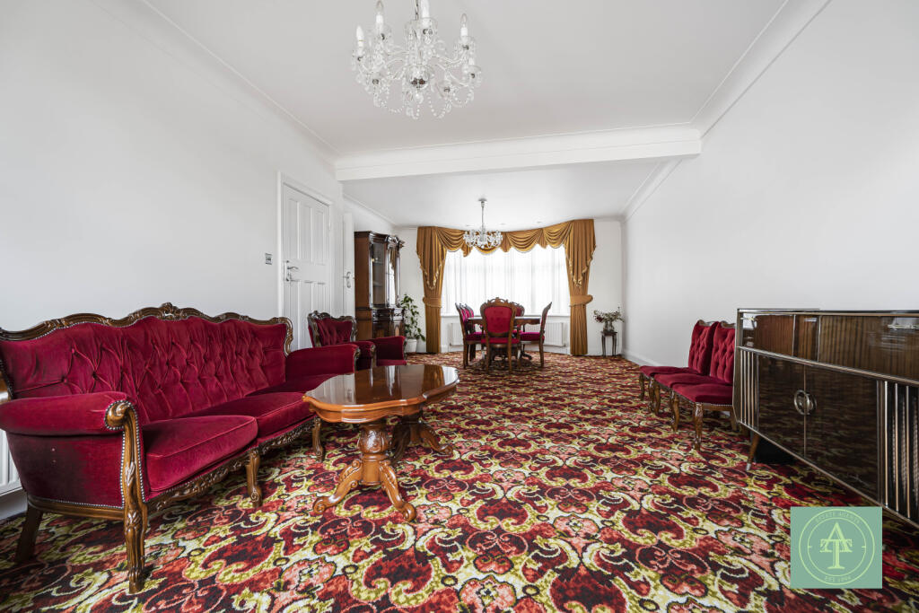 House in London, Southgate - More