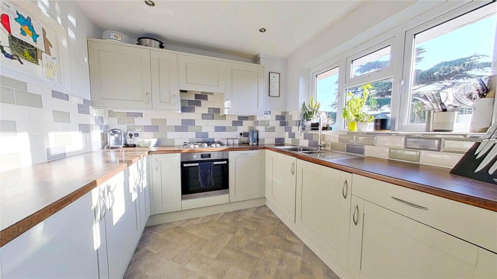 Meadway Court, Kingston Lane, Southwick, West Sussex, BN42 - View 3