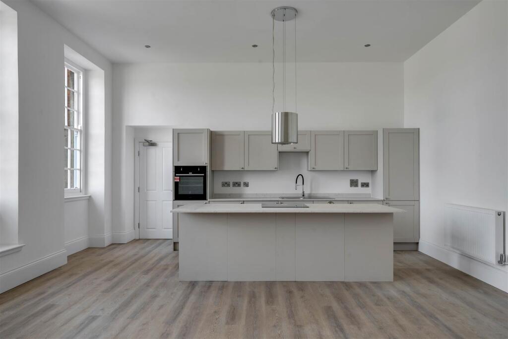 Main Street, Ollerton - View 5