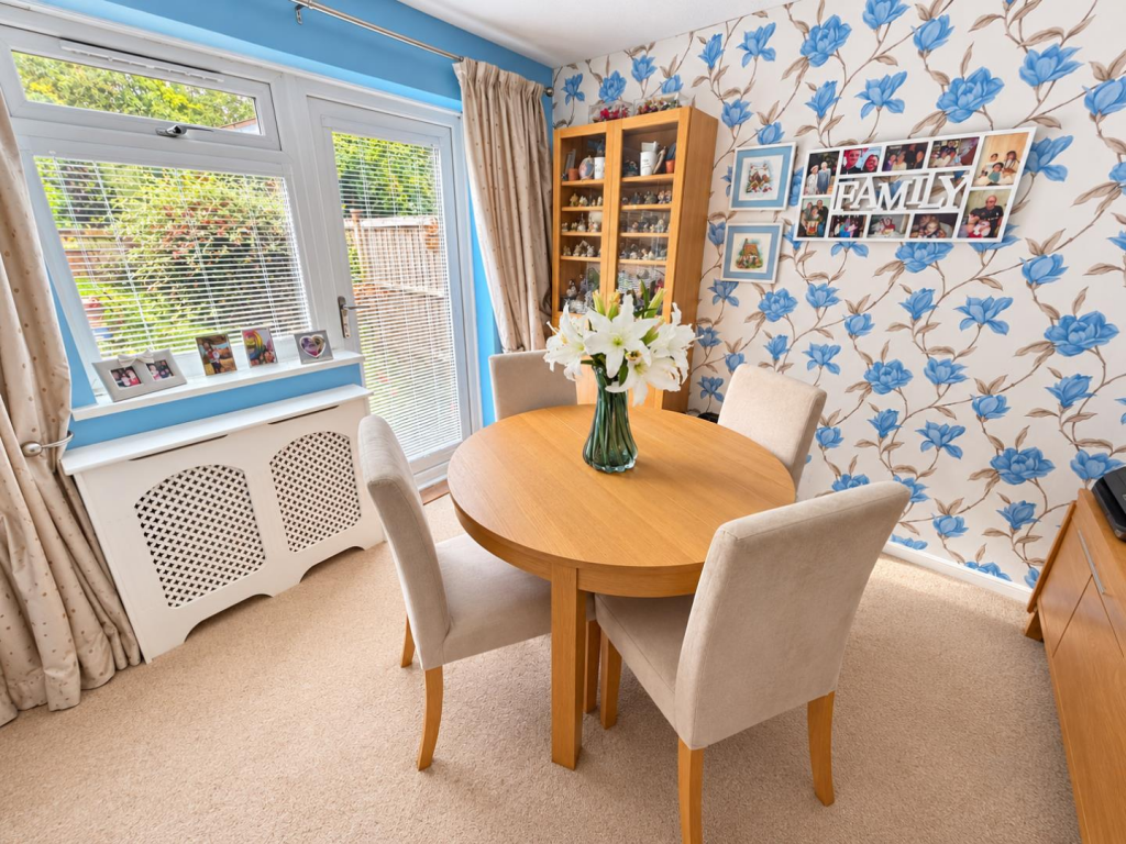 Manorfield Close, Little Billing, Northampton NN3 photo 4