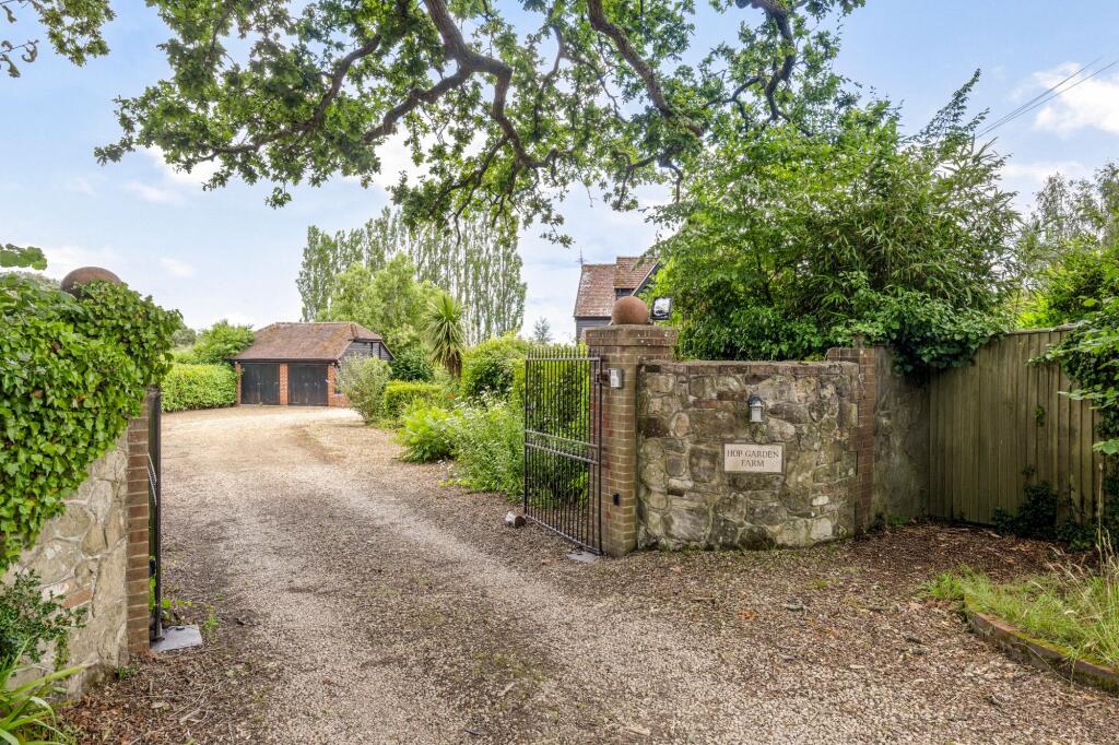 House in Redhill - View 5