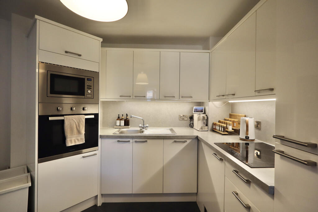 Apartment in Taunton - View 3