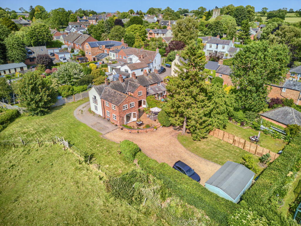 3-bed semi-detached on 5 South Close, Arnesby, LE8 5WH, £600,000