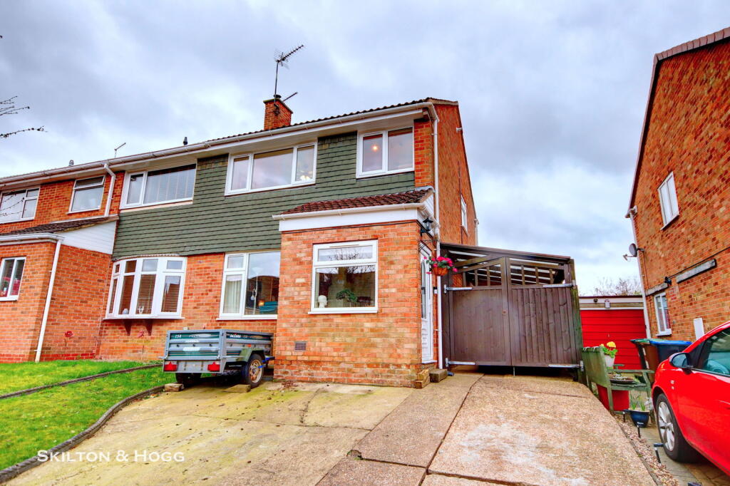 Main image of property: Sunningdale Drive, Daventry, NN11 4NZ