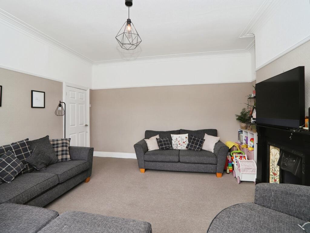 House in Newport - View 4