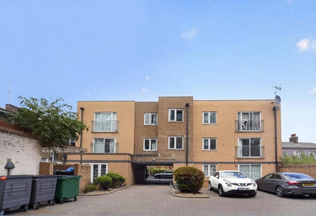 Main image of property: Follett Street, London