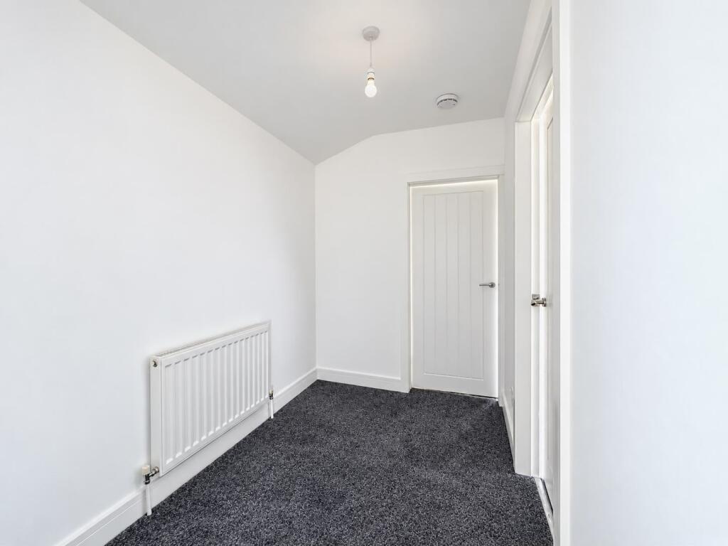 House in Bradford, Fairweather Green, Scholemoor - View 5