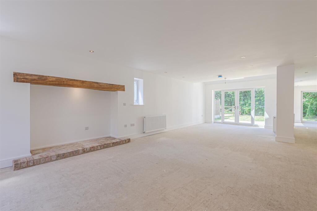 Main Road, Shuttington, B79 photo 4
