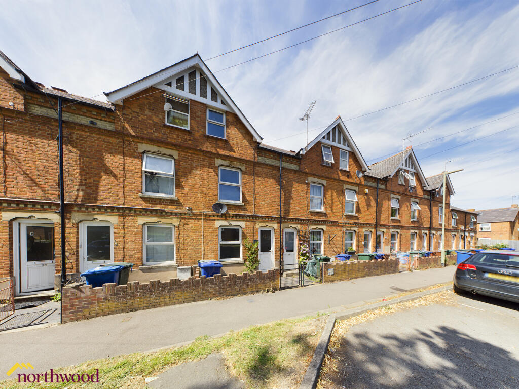 Main image of property: Avenue Road, Banbury, OX16
