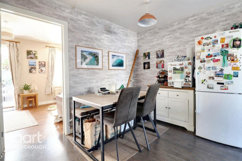 11 Auster Road photo 4