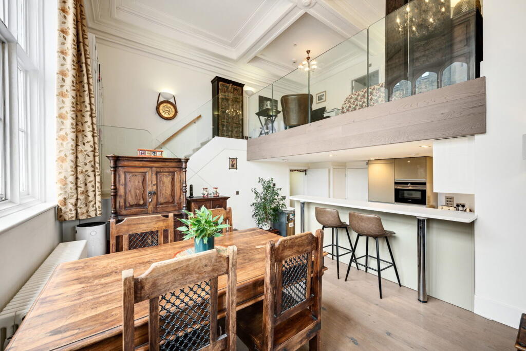 Apartment in London - View 5
