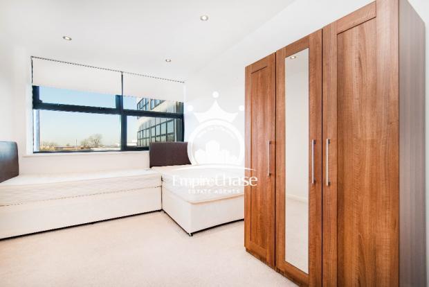 Apartment in Harrow - More