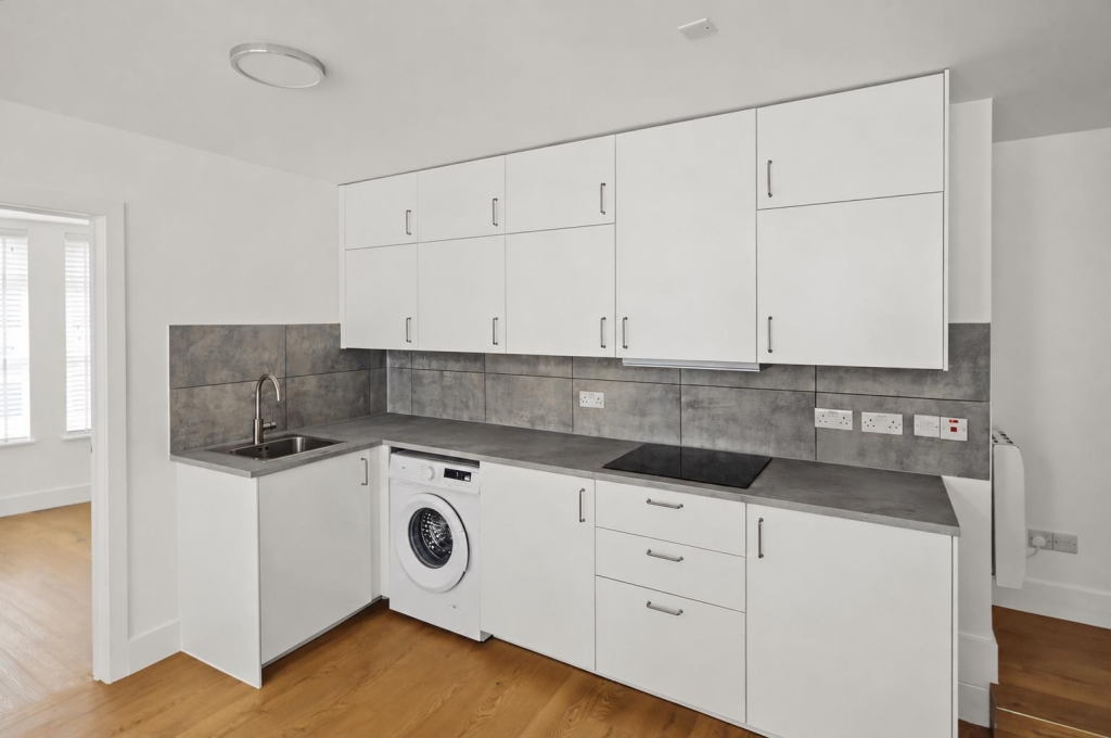 Apartment in Northampton, West Northamptonshire - View 5