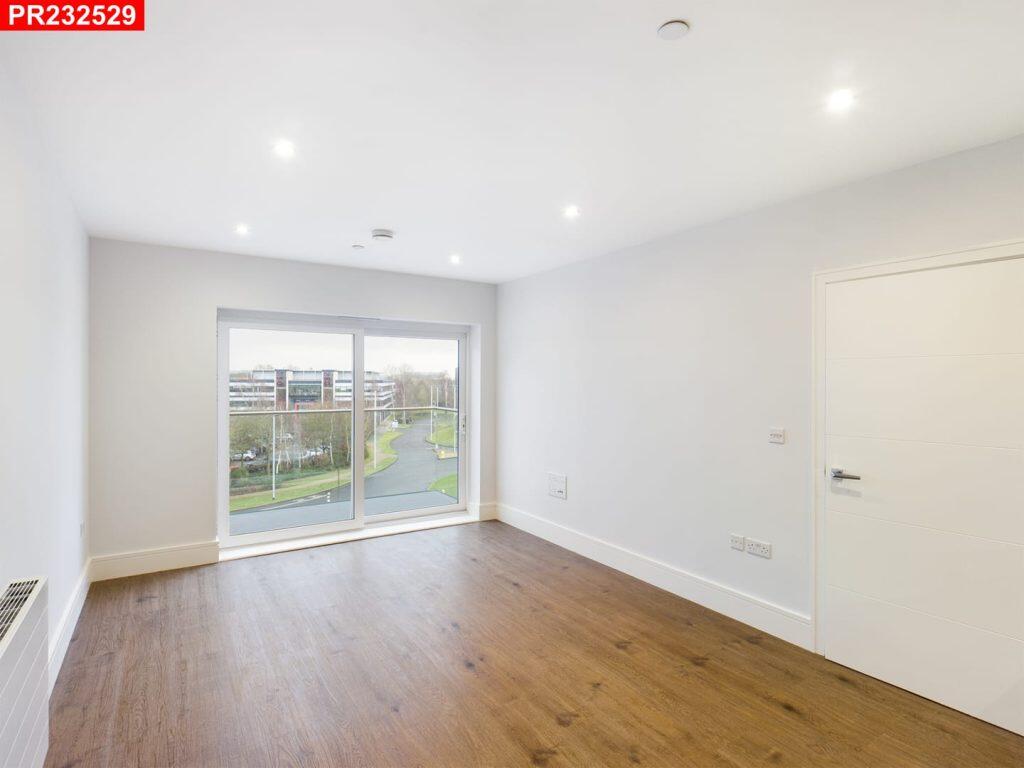 Main image of property: Reading – 2 Bedrooms Flat