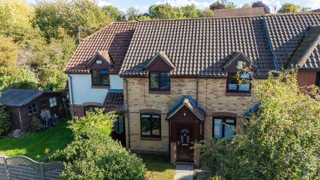 Main image of property: Home Mead, North Waltham, Basingstoke RG25 2SY