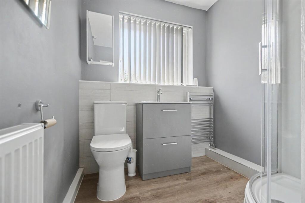Victoria Street, Sawley - More