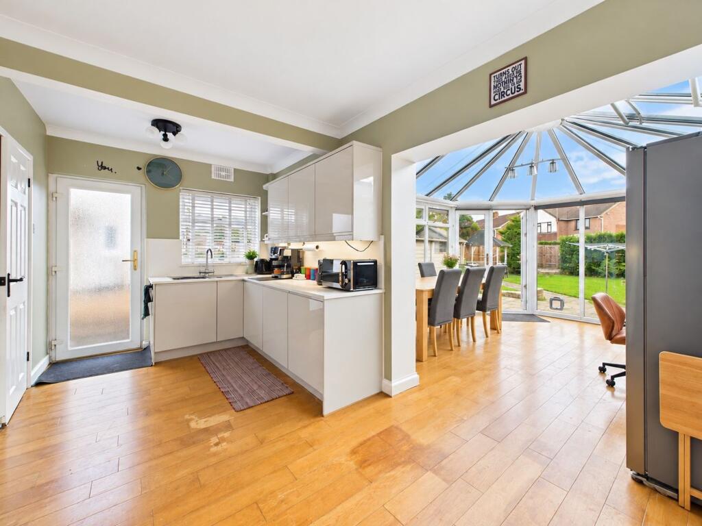 House in Weston-super-Mare, Milton - More