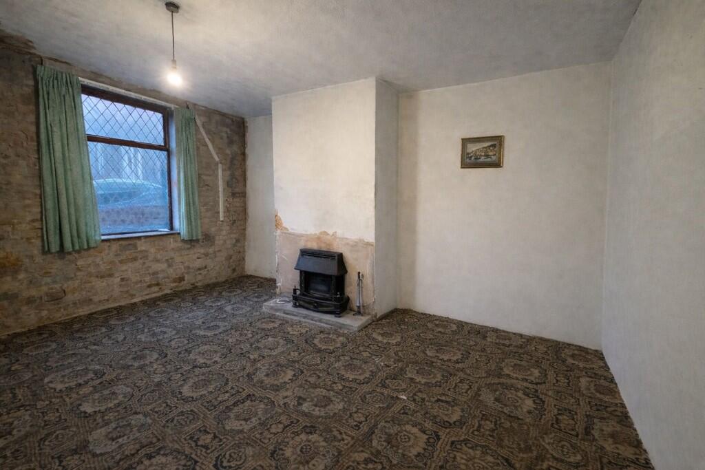 House in Bradford, West Yorkshire - View 5