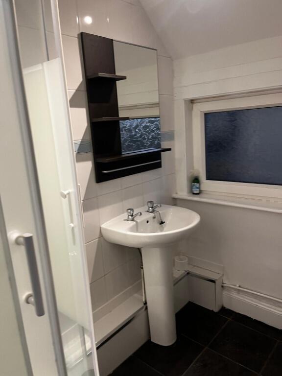 Apartment in Motherwell, North Lanarkshire - More