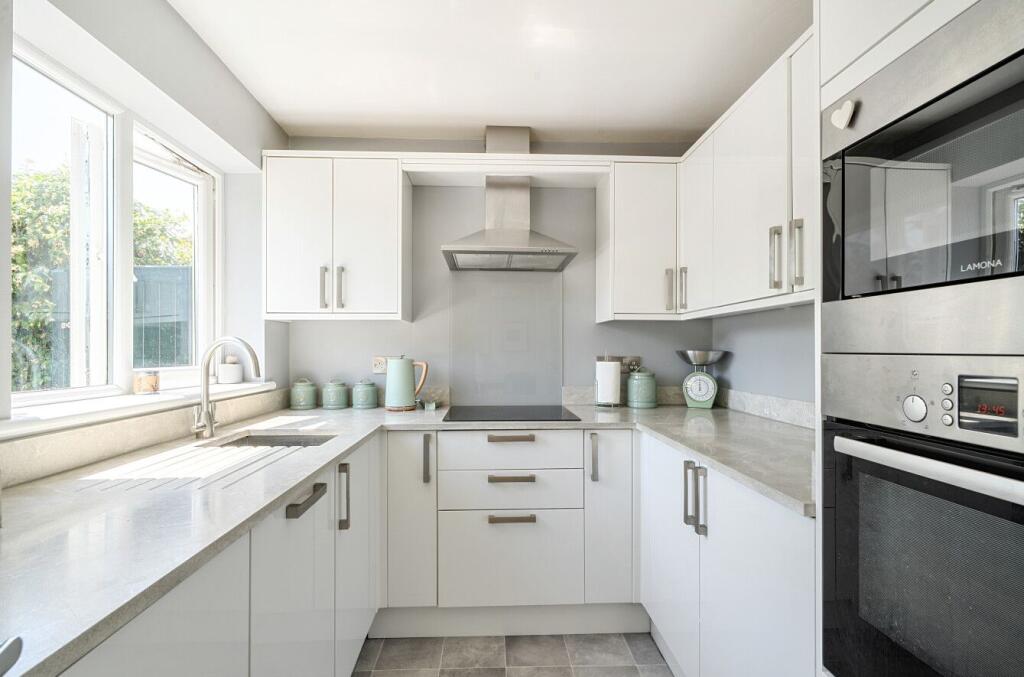 Hood Close, Glastonbury, BA6 photo 4