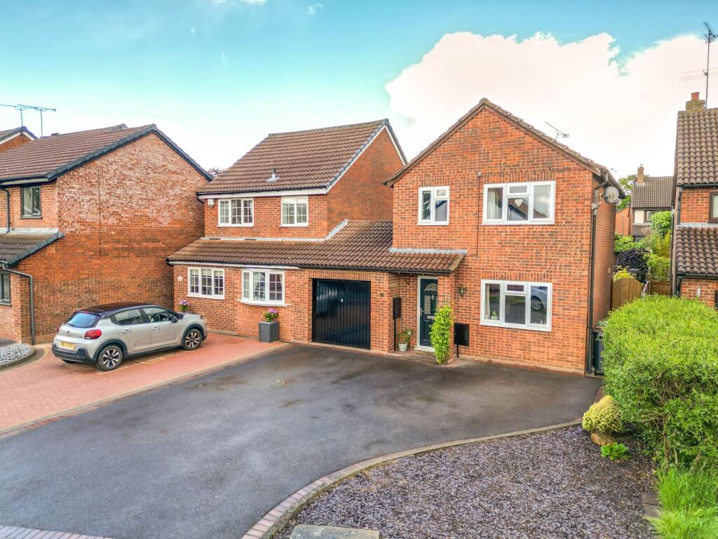 Main image of property: Clovelly Way, Nuneaton, CV11