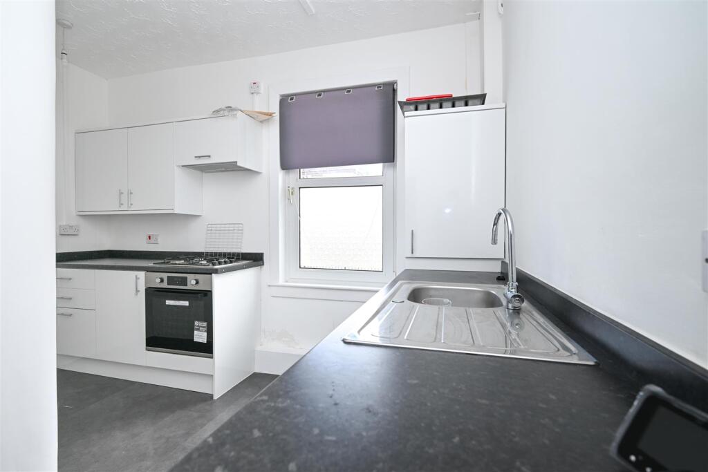 Apartment in Motherwell, South Lanarkshire - More