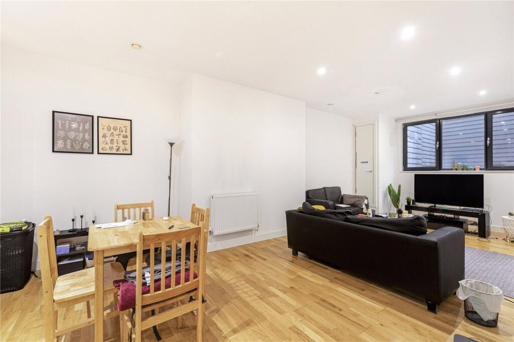 Apartment in London - View 5