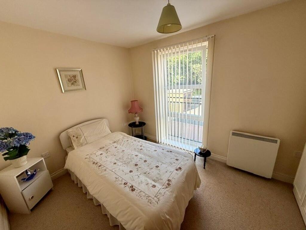 Apartment in Halifax - More