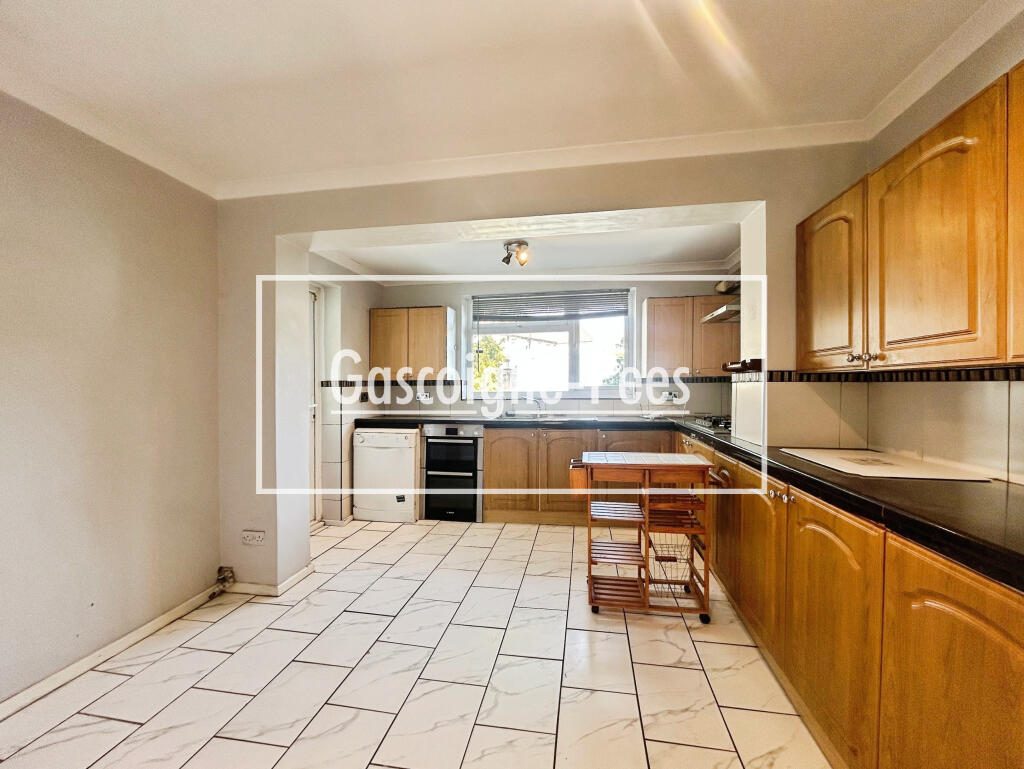House in Basingstoke and Deane, Basingstoke - View 3