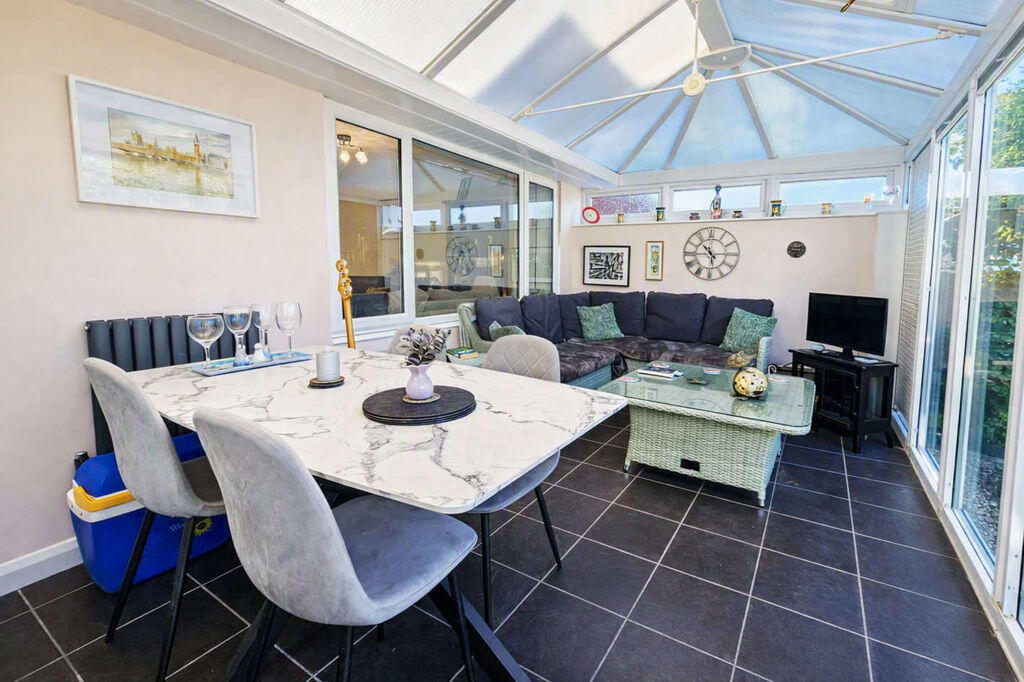 House in Fareham, Stubbington - More